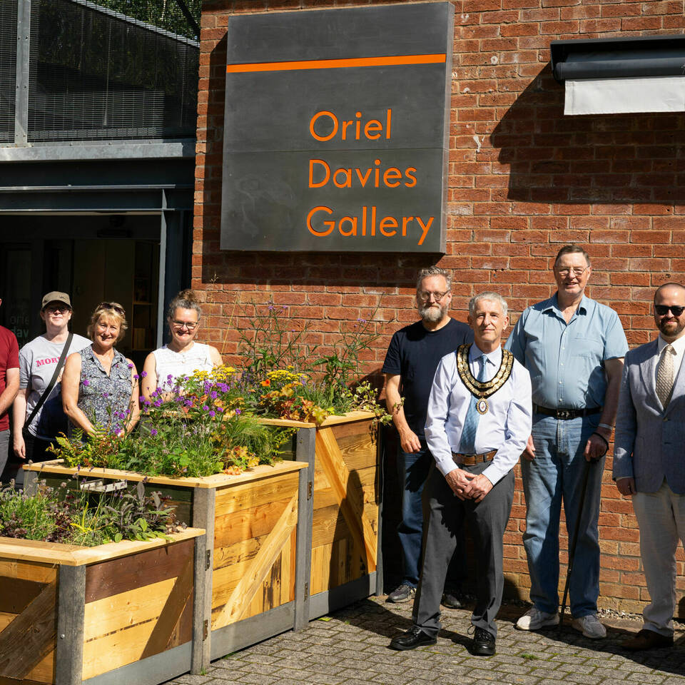 Community group creates planter for pollinating insects