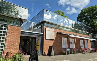 Relief Visitor Experience Assistant (Bank Staff)