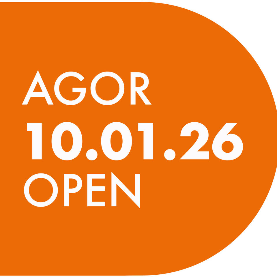 Mae Oriel Davies ar agor heddiw!