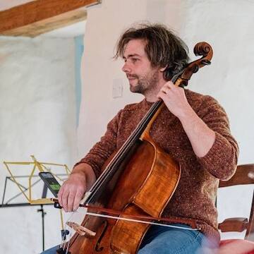 Daniel Davies: Cellist