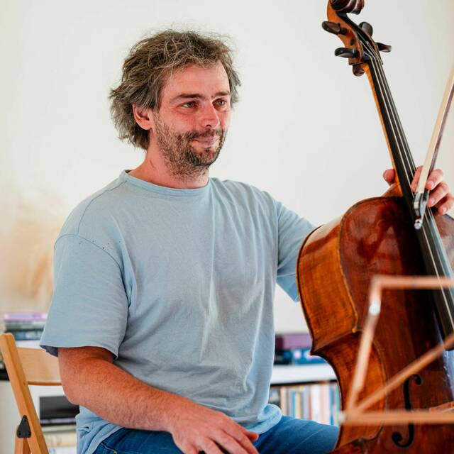 Daniel Davies: Cello in the Gallery